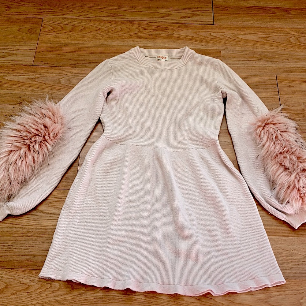 Nice pink fluffy arm dress
